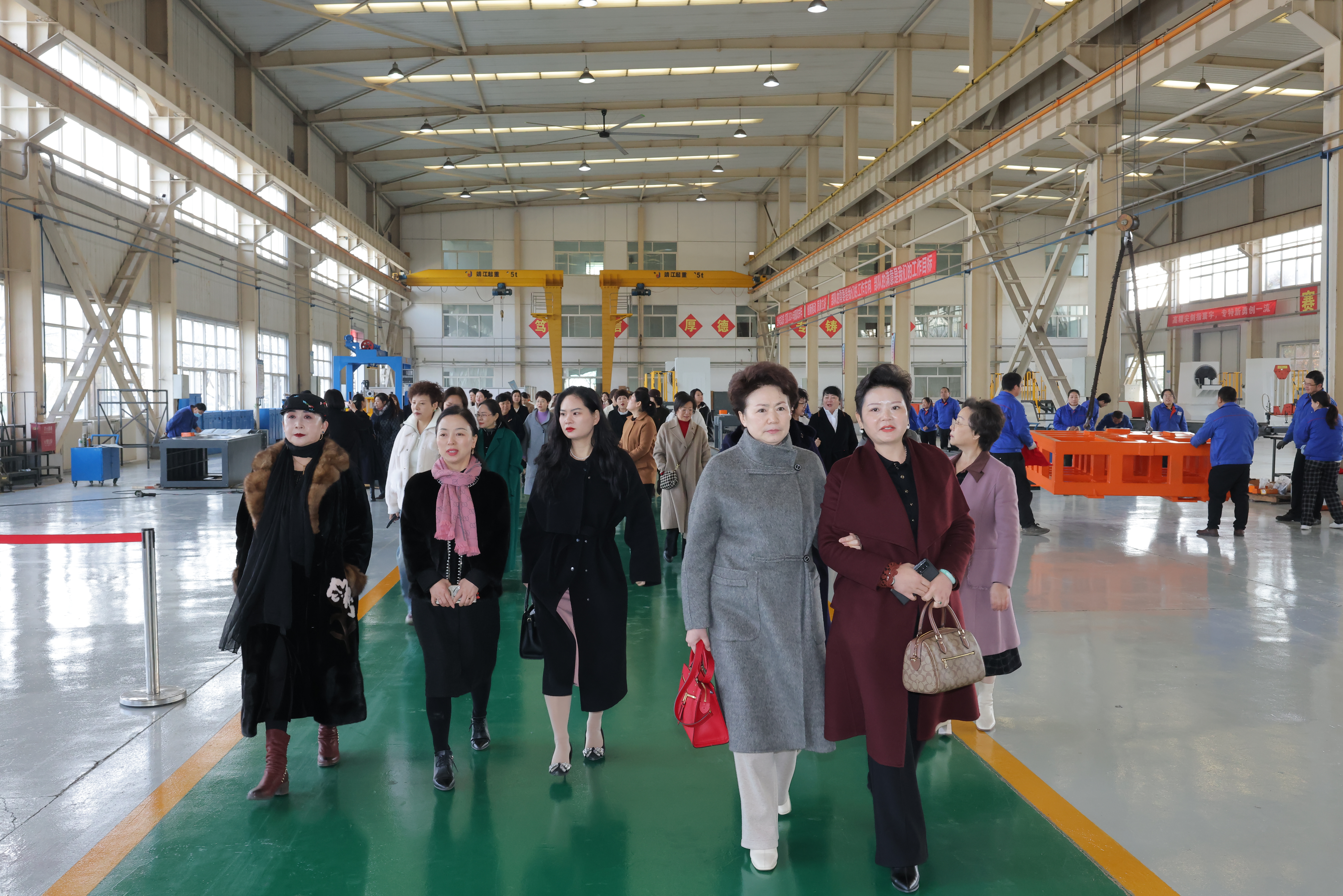陕西省、地市女企业家莅临参观指导(图2)